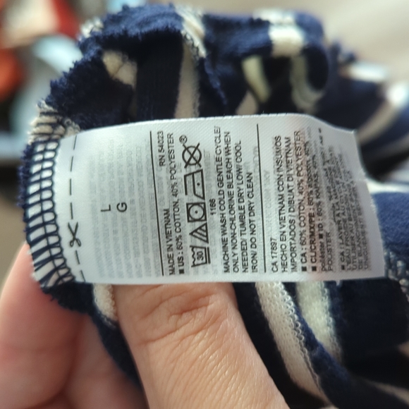 Old Navy Sweater size L - Picture 6 of 6